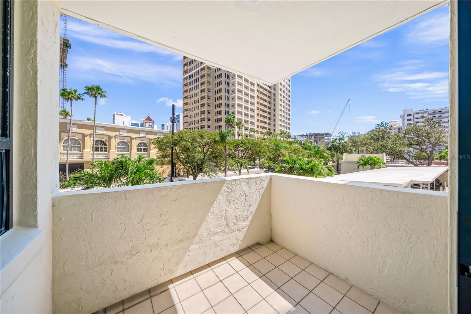 LAWRENCE POINTE I - Residential