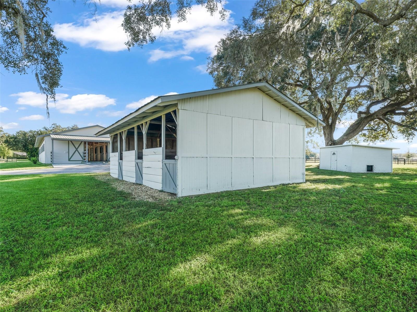 SMOKE HOLLOW FARM - Farm