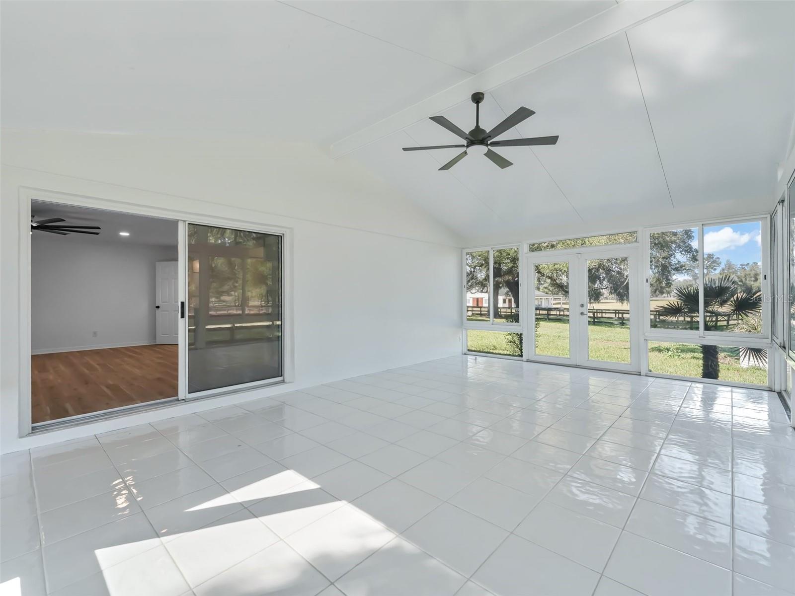 SMOKE HOLLOW FARM - Farm