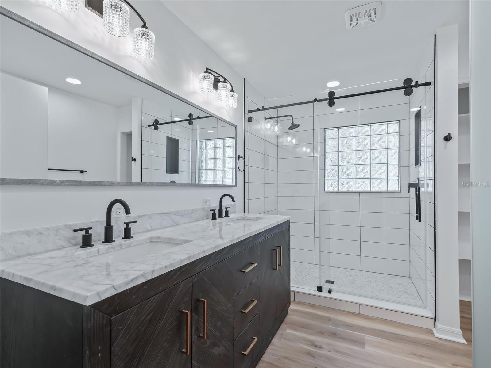 SMOKE HOLLOW FARM - Farm