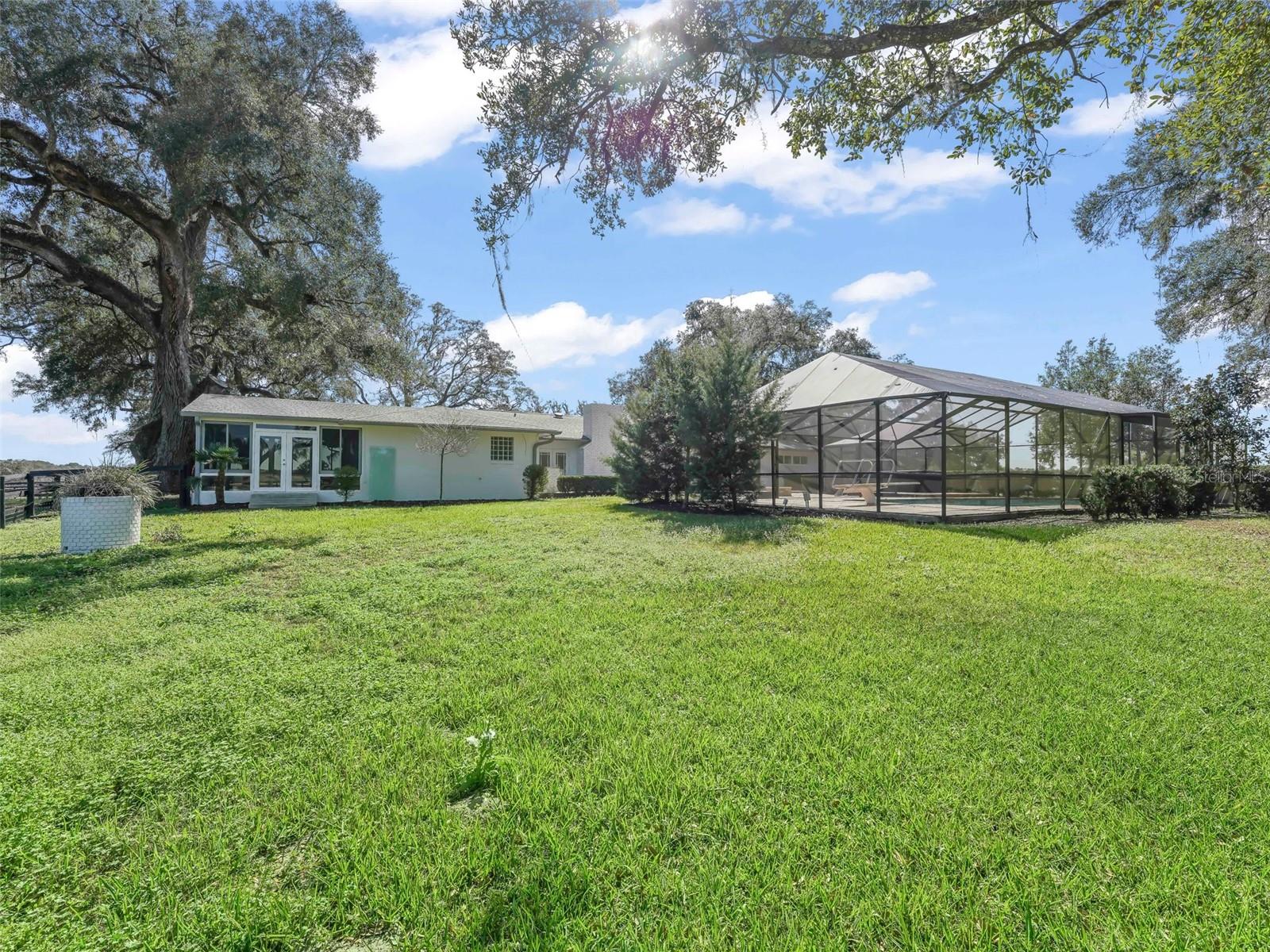 SMOKE HOLLOW FARM - Farm