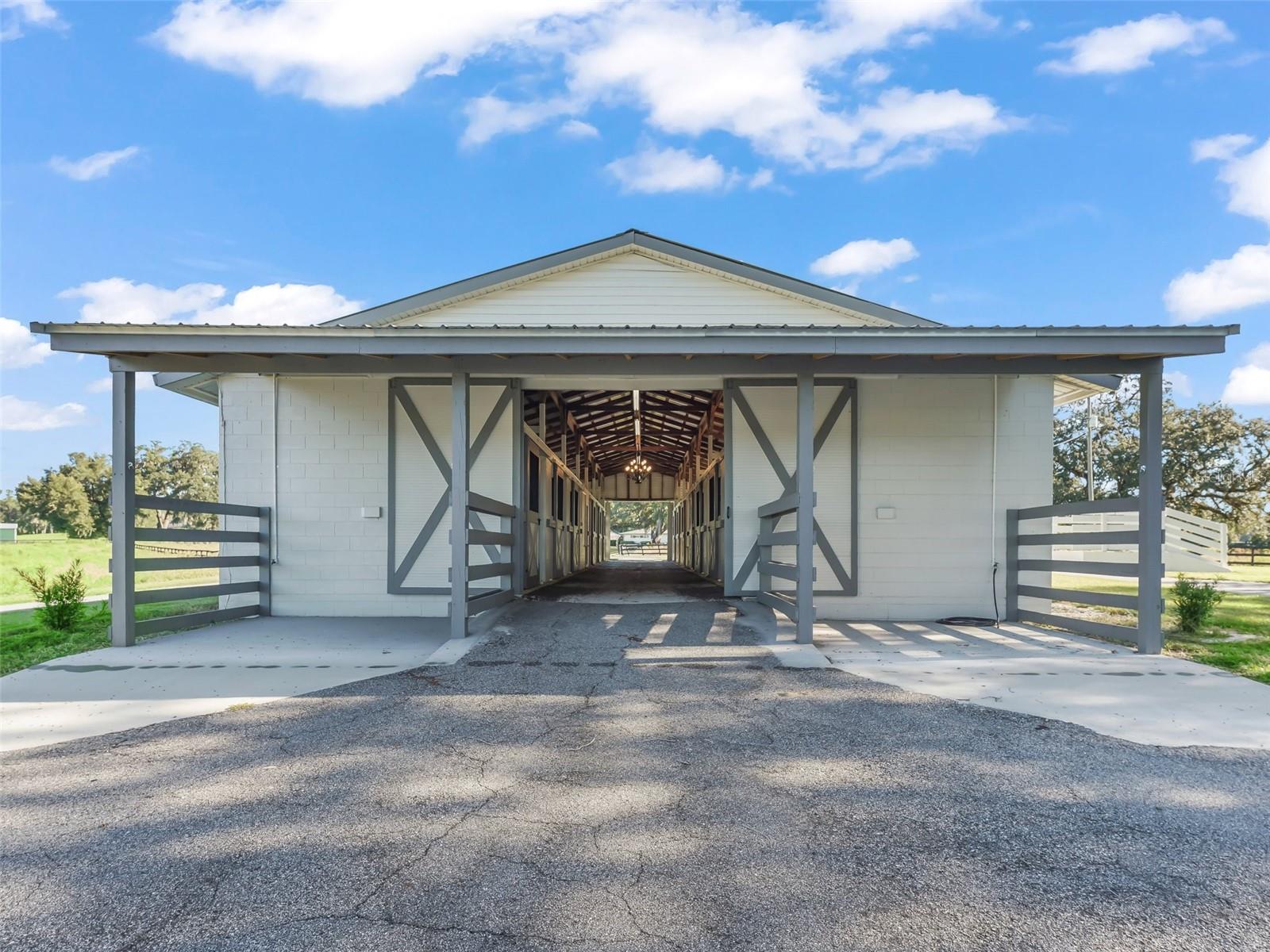 SMOKE HOLLOW FARM - Farm