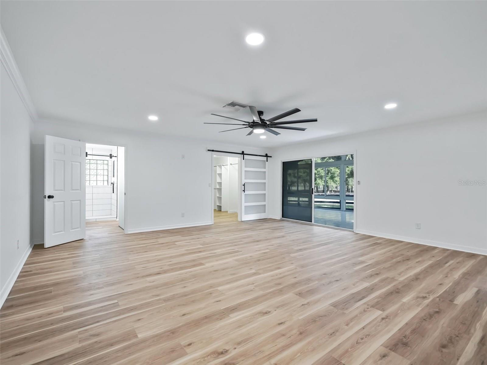 SMOKE HOLLOW FARM - Farm