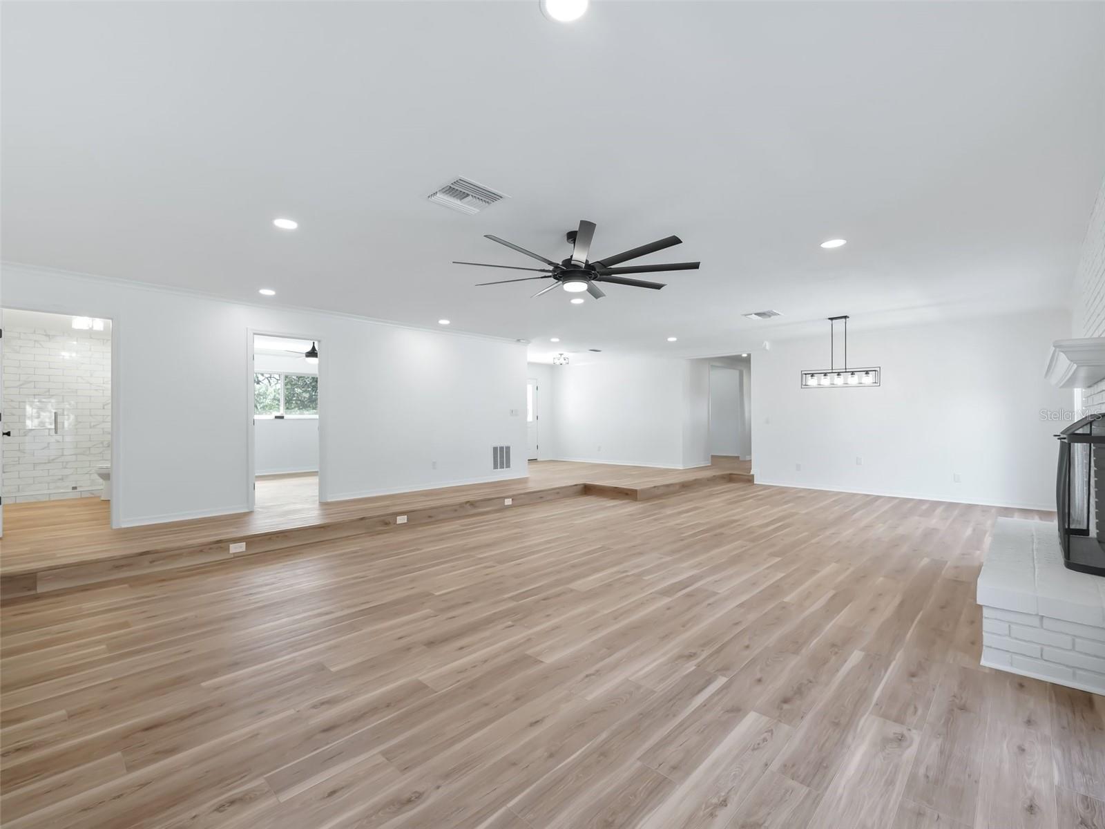 SMOKE HOLLOW FARM - Farm