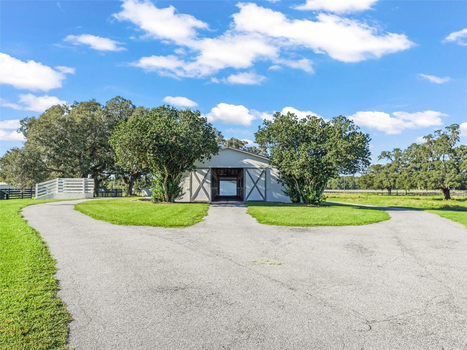 SMOKE HOLLOW FARM - Farm