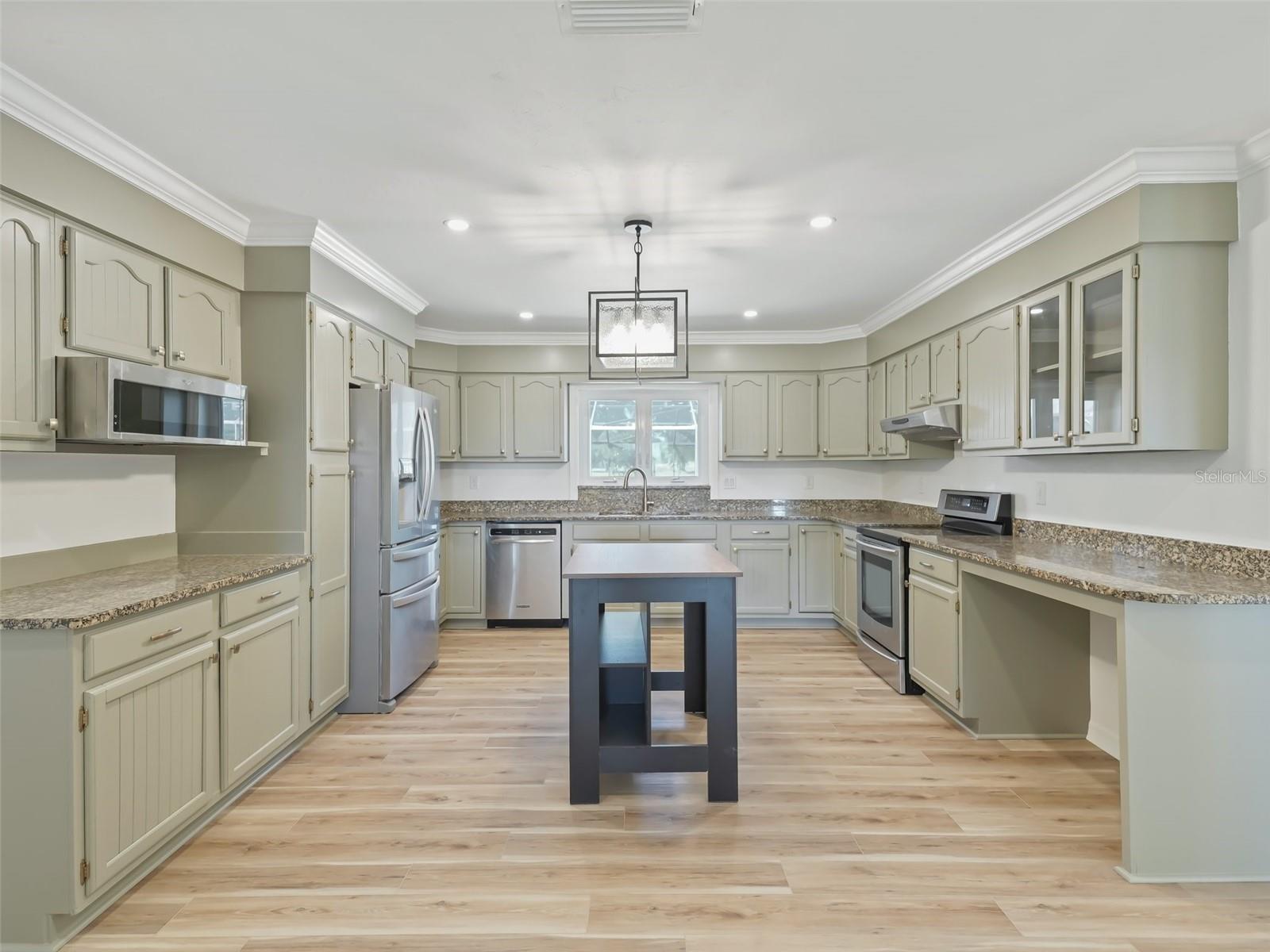 SMOKE HOLLOW FARM - Farm