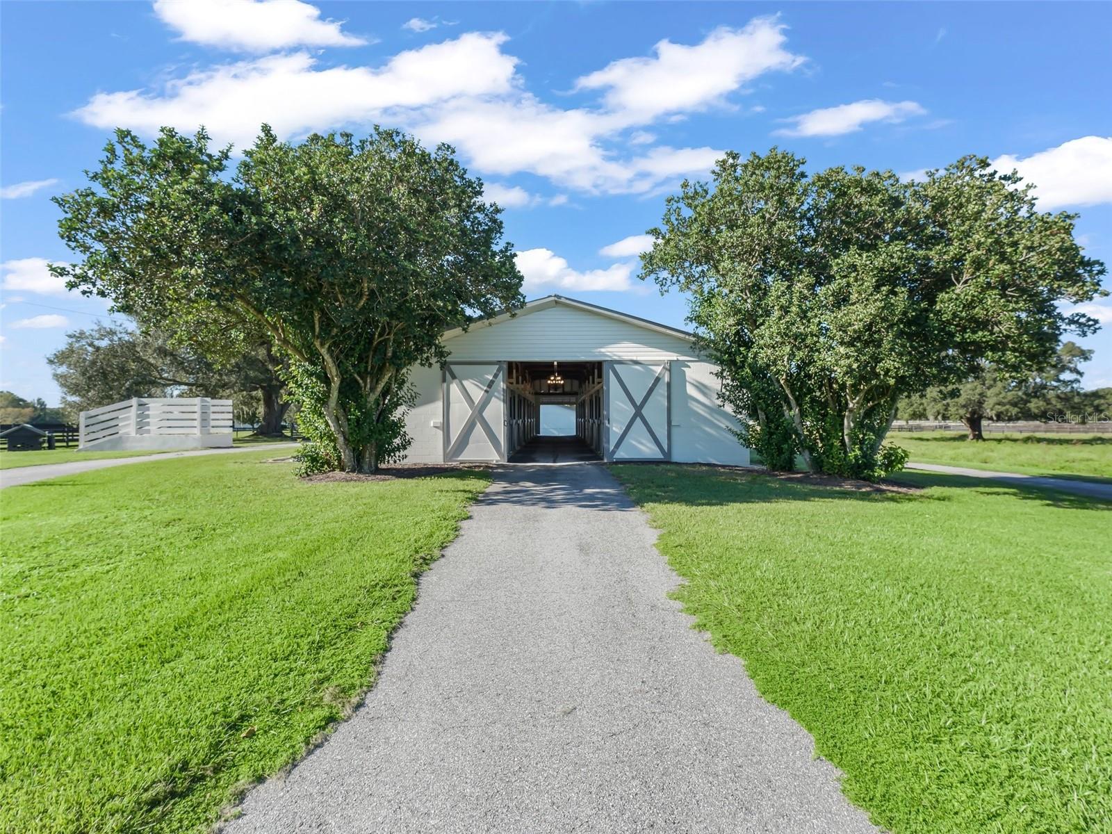 SMOKE HOLLOW FARM - Farm