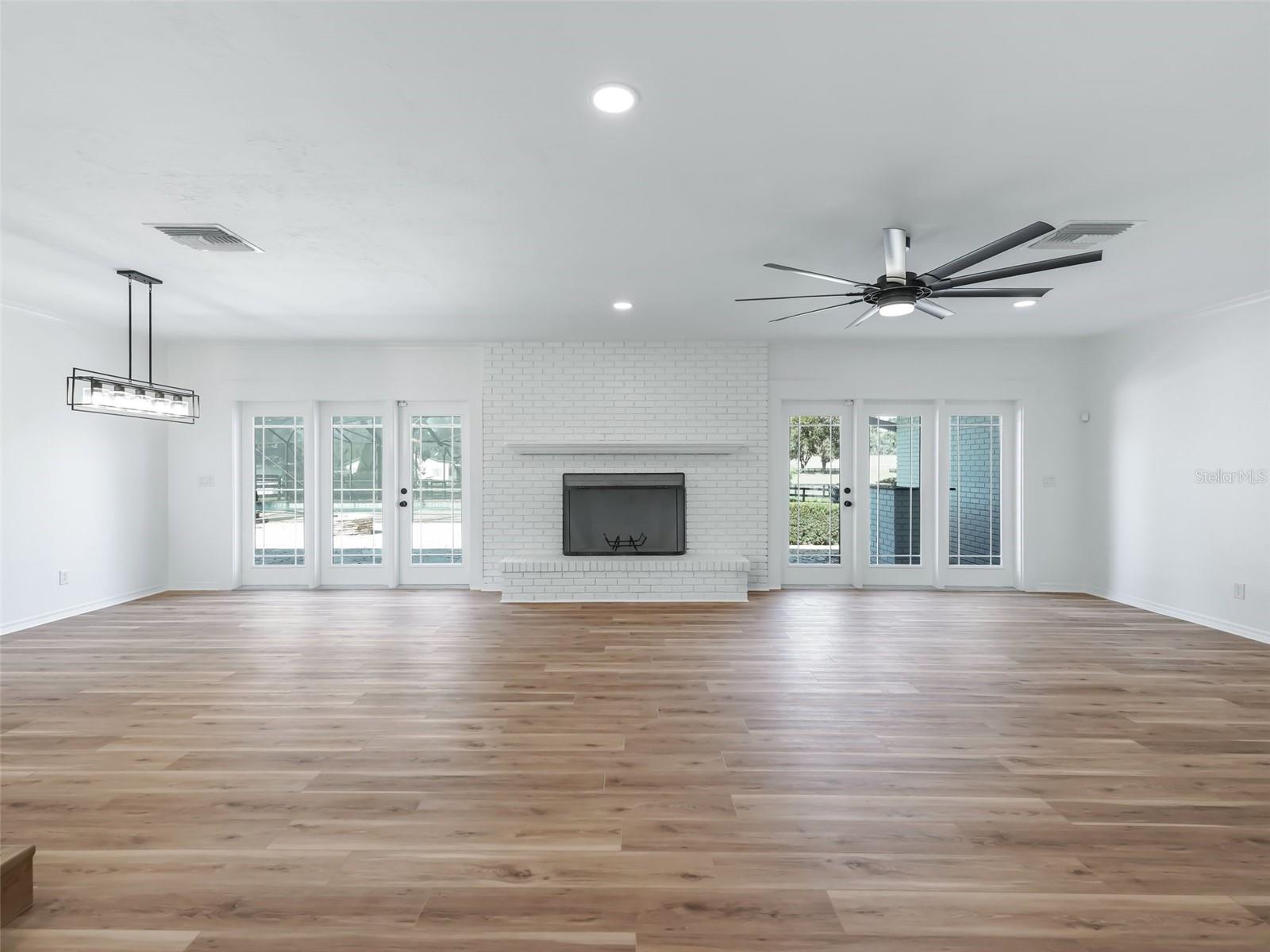 SMOKE HOLLOW FARM - Farm