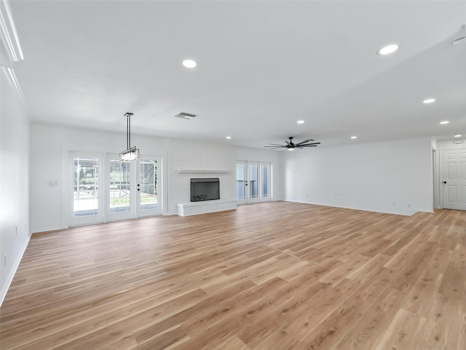 SMOKE HOLLOW FARM - Farm