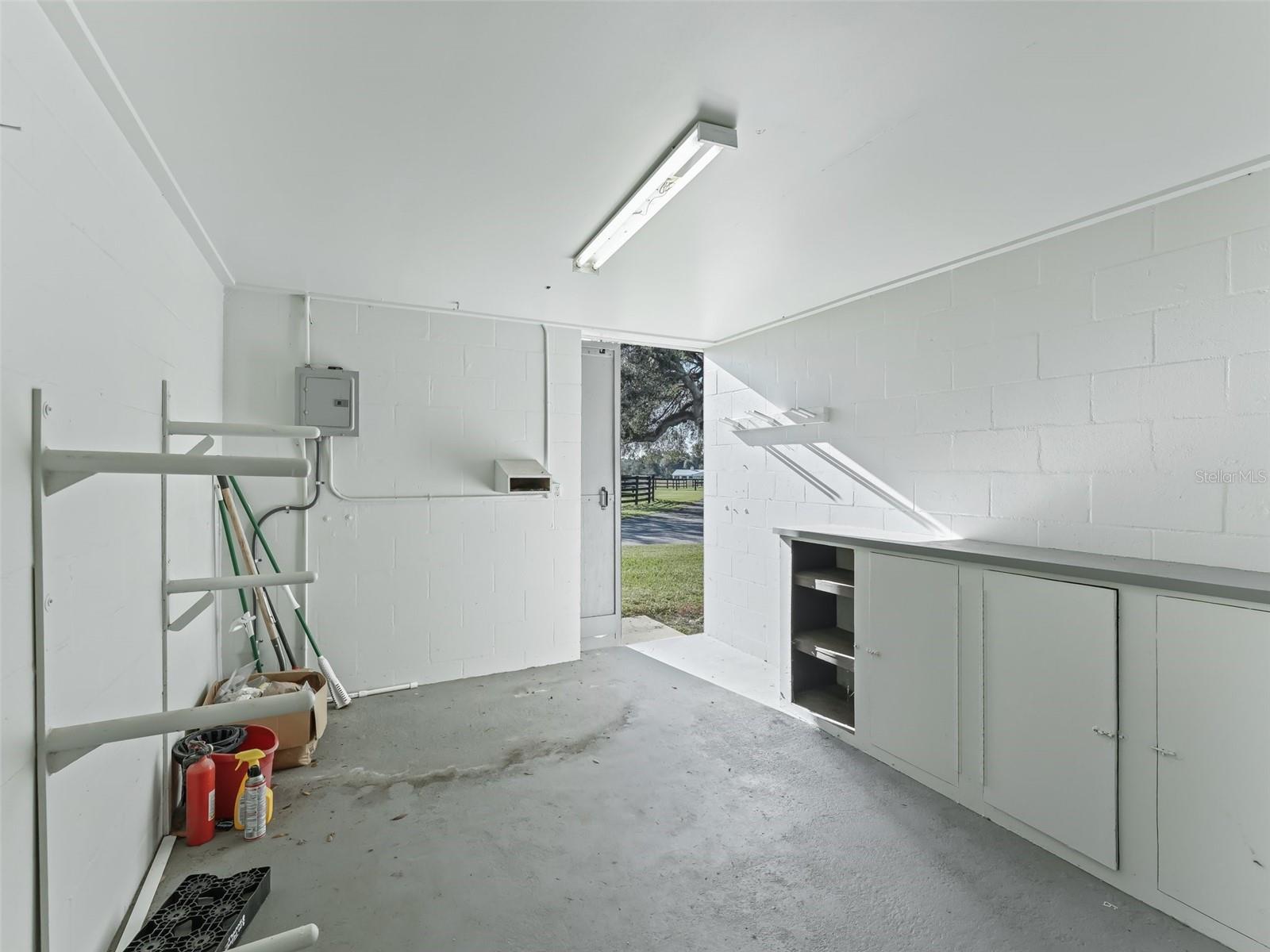 SMOKE HOLLOW FARM - Farm