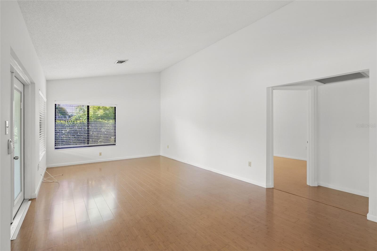 KNOLLS THE - Residential