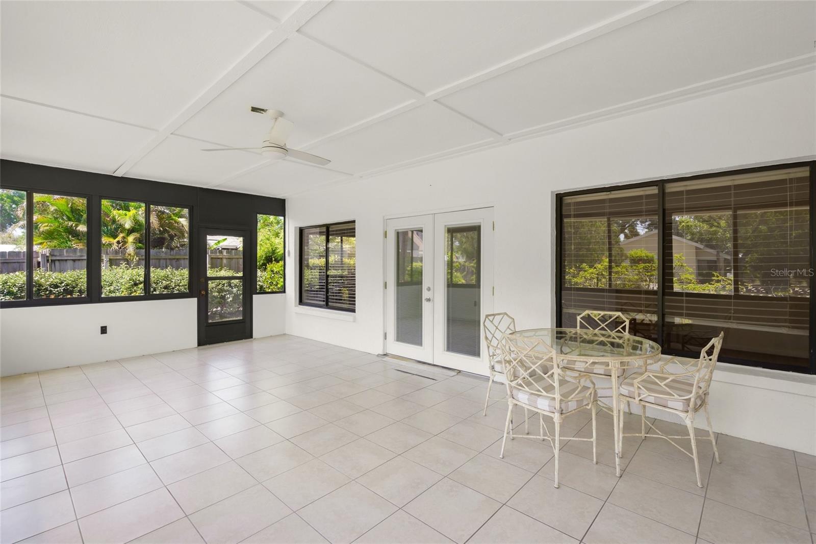 KNOLLS THE - Residential