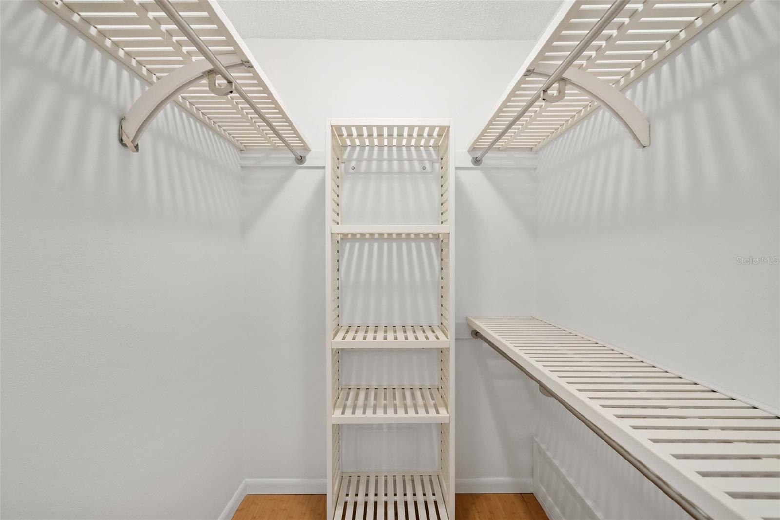 KNOLLS THE - Residential