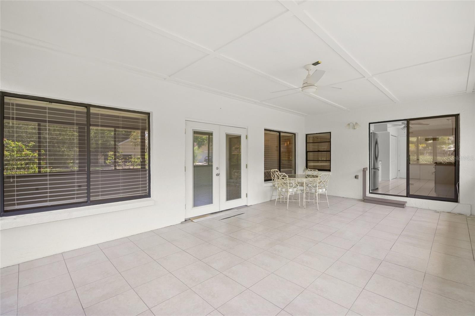 KNOLLS THE - Residential