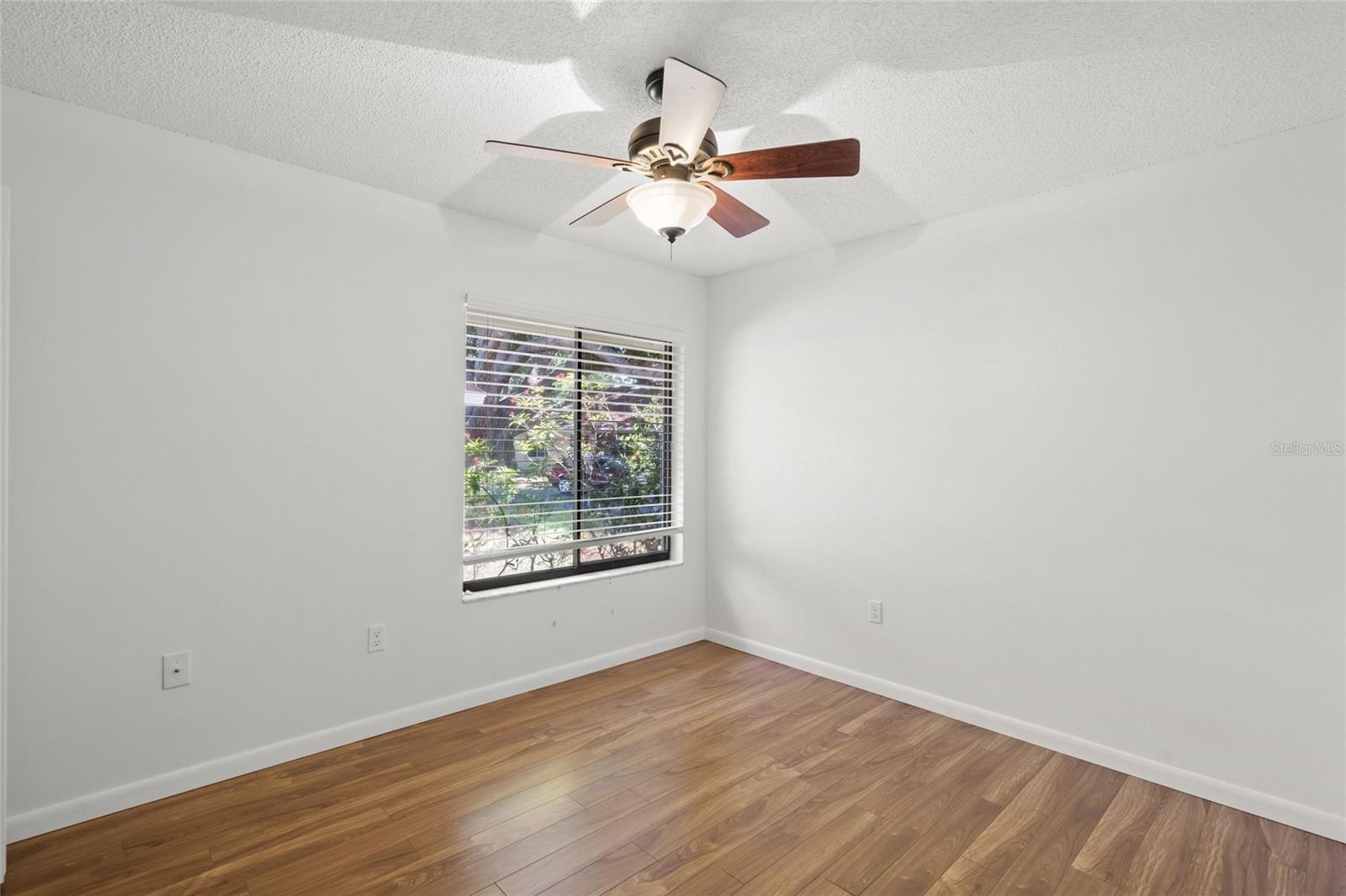 KNOLLS THE - Residential