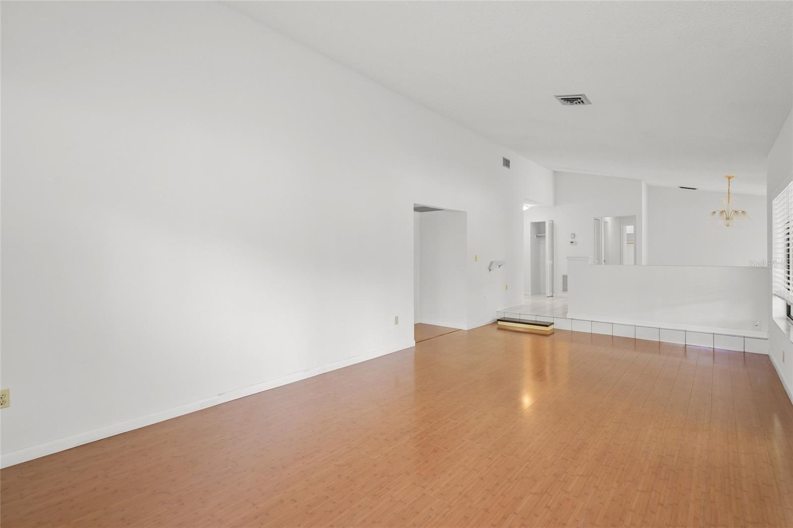 KNOLLS THE - Residential