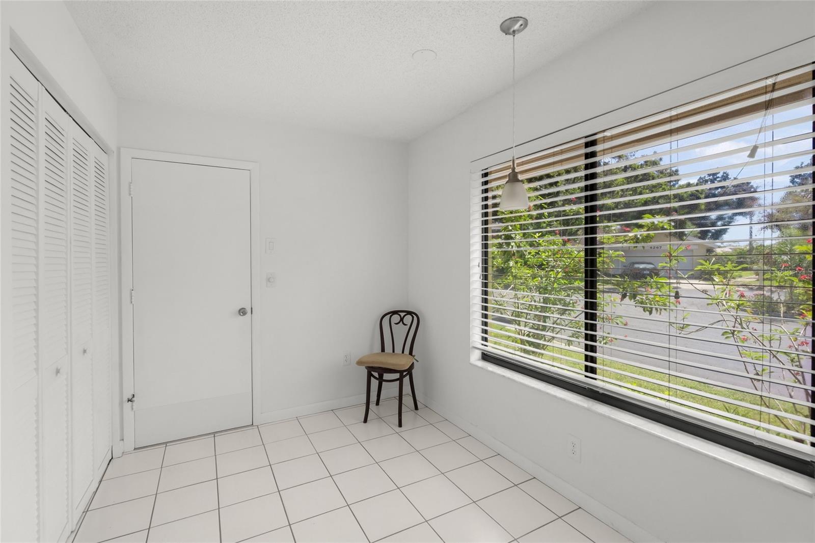 KNOLLS THE - Residential