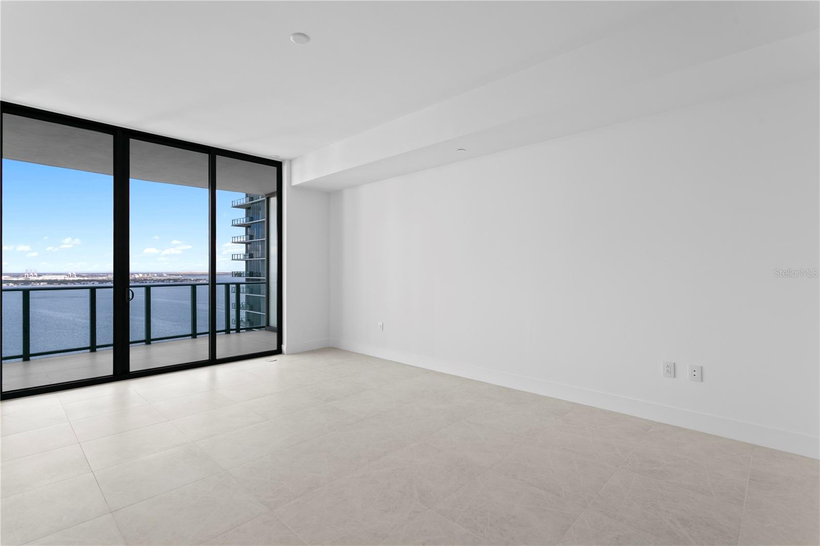 BAYSHORE YSABELLA CONDOMINIUM - Residential