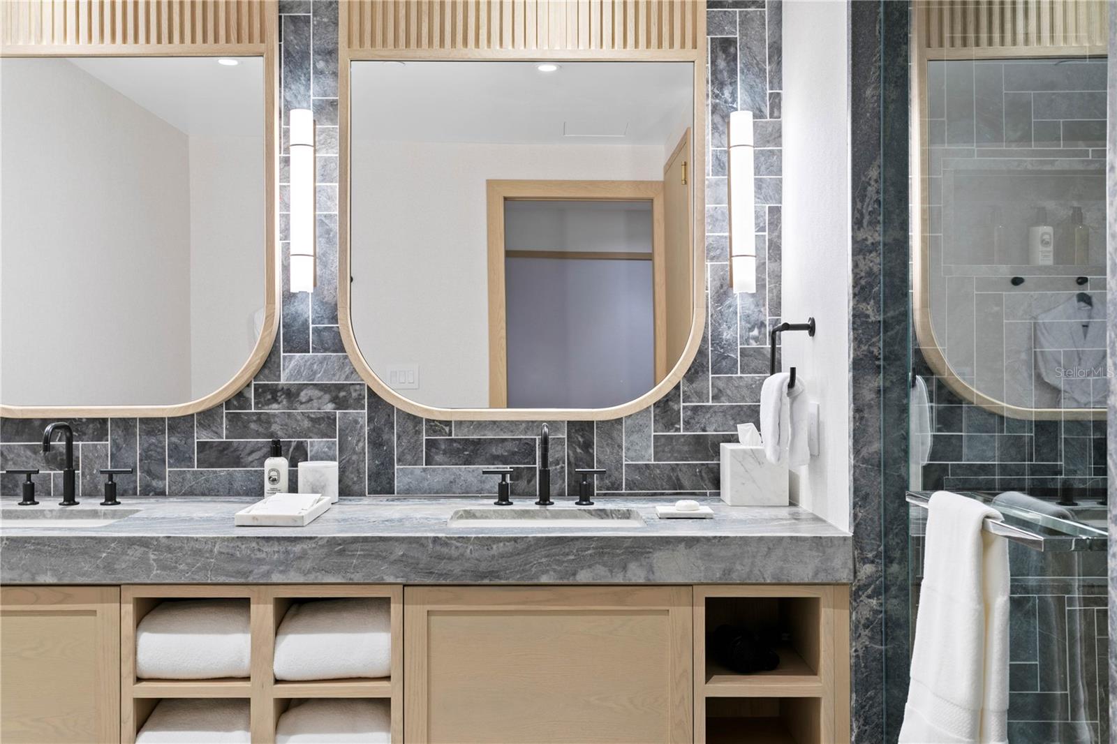 BAYSHORE YSABELLA CONDOMINIUM - Residential