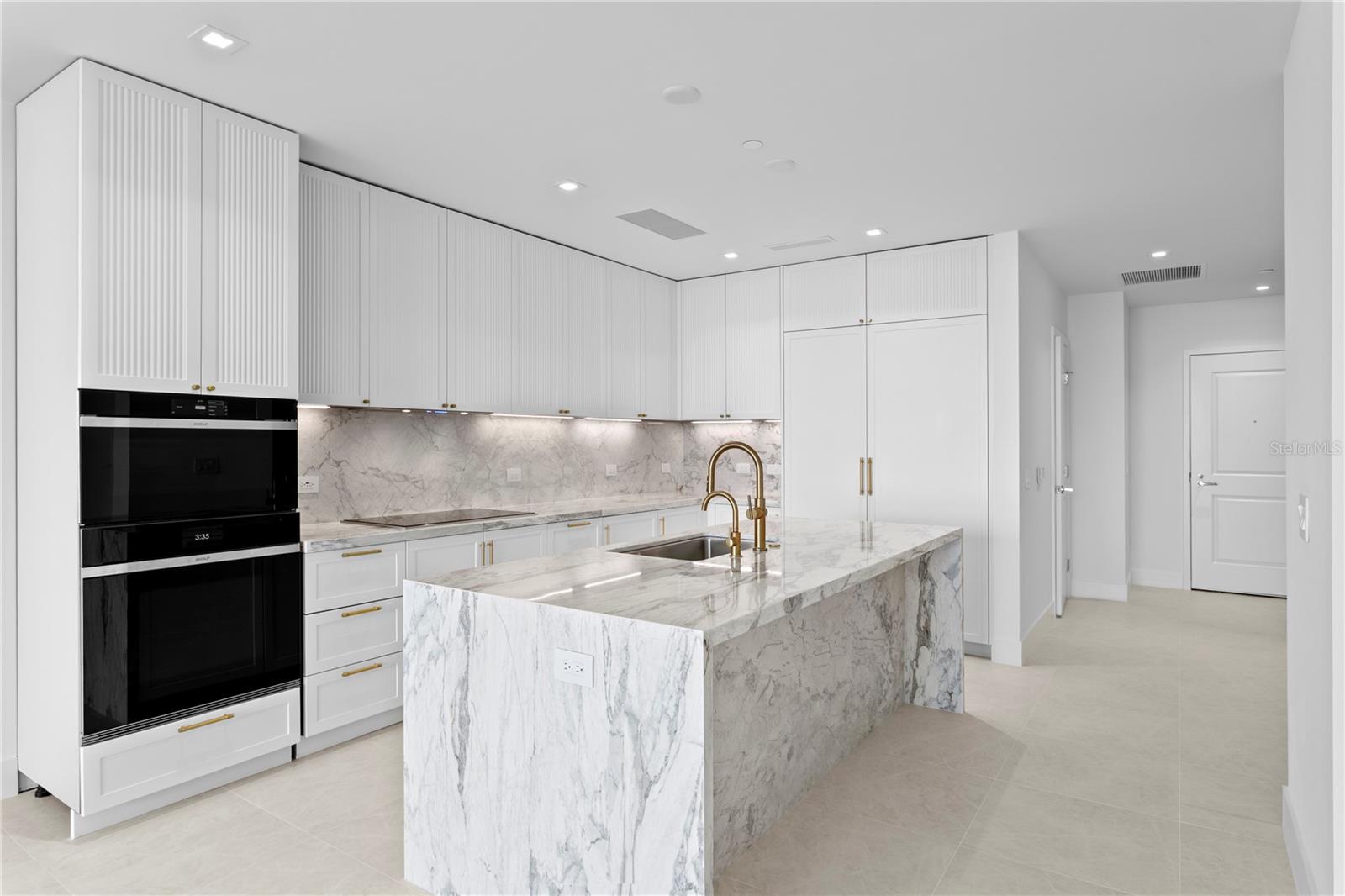 BAYSHORE YSABELLA CONDOMINIUM - Residential