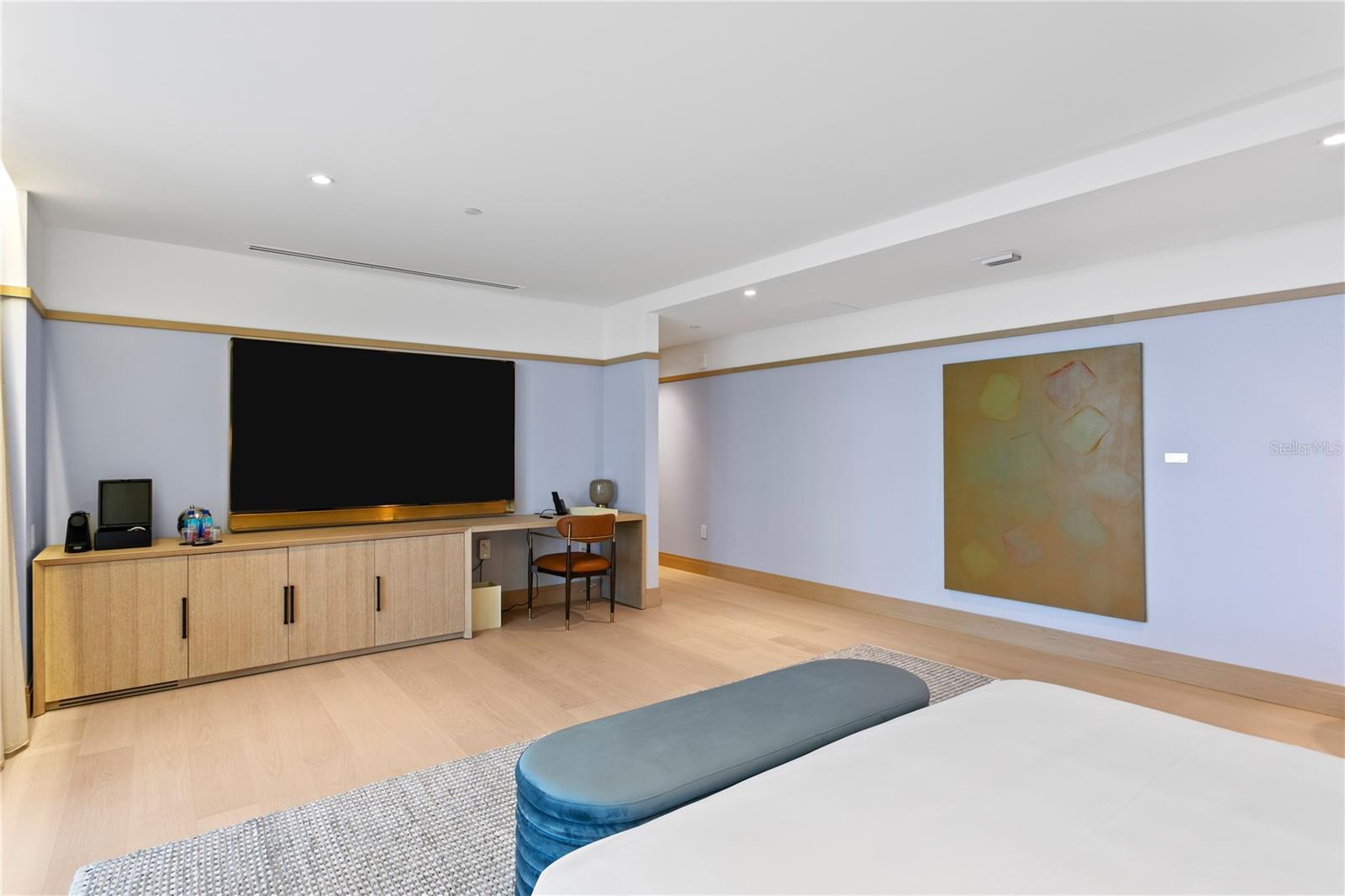 BAYSHORE YSABELLA CONDOMINIUM - Residential