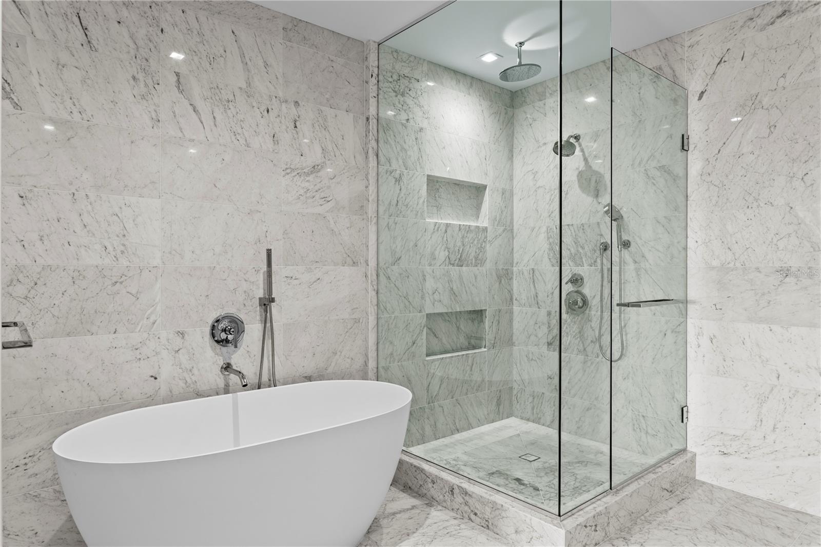 BAYSHORE YSABELLA CONDOMINIUM - Residential