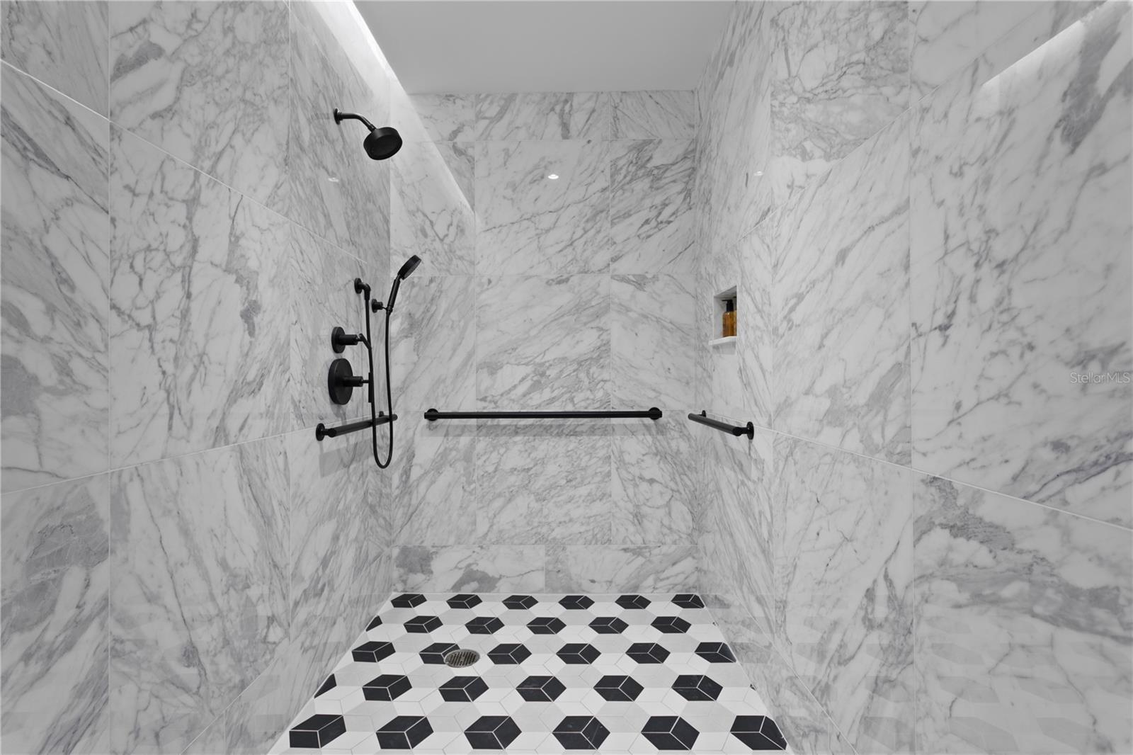 BAYSHORE YSABELLA CONDOMINIUM - Residential