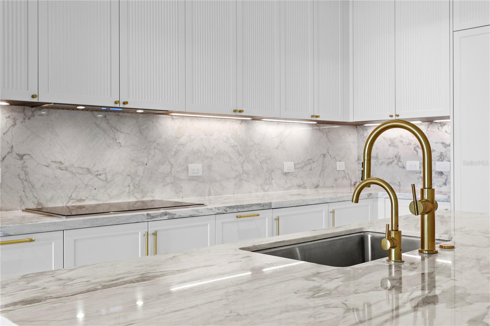 BAYSHORE YSABELLA CONDOMINIUM - Residential