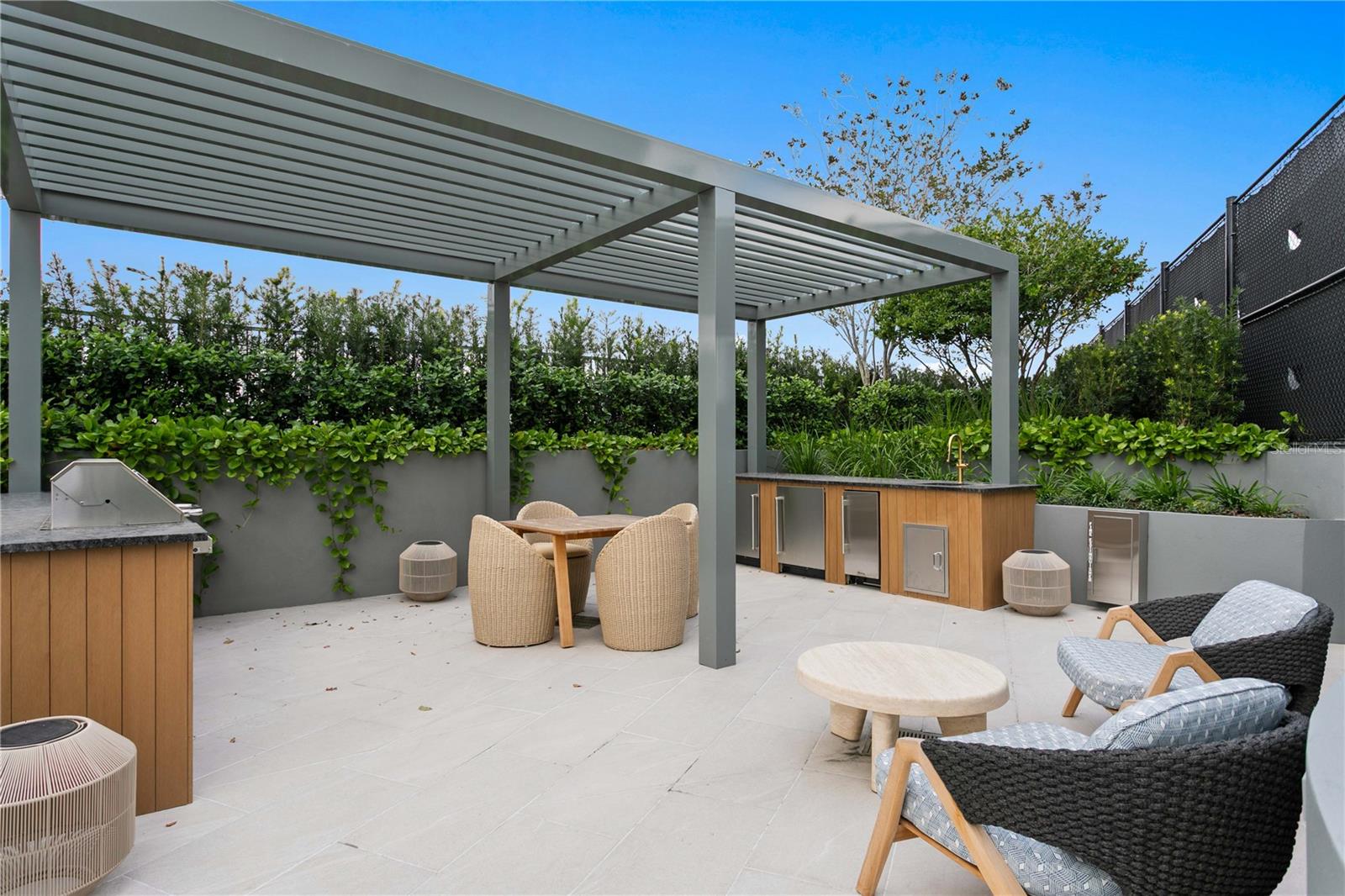 BAYSHORE YSABELLA CONDOMINIUM - Residential