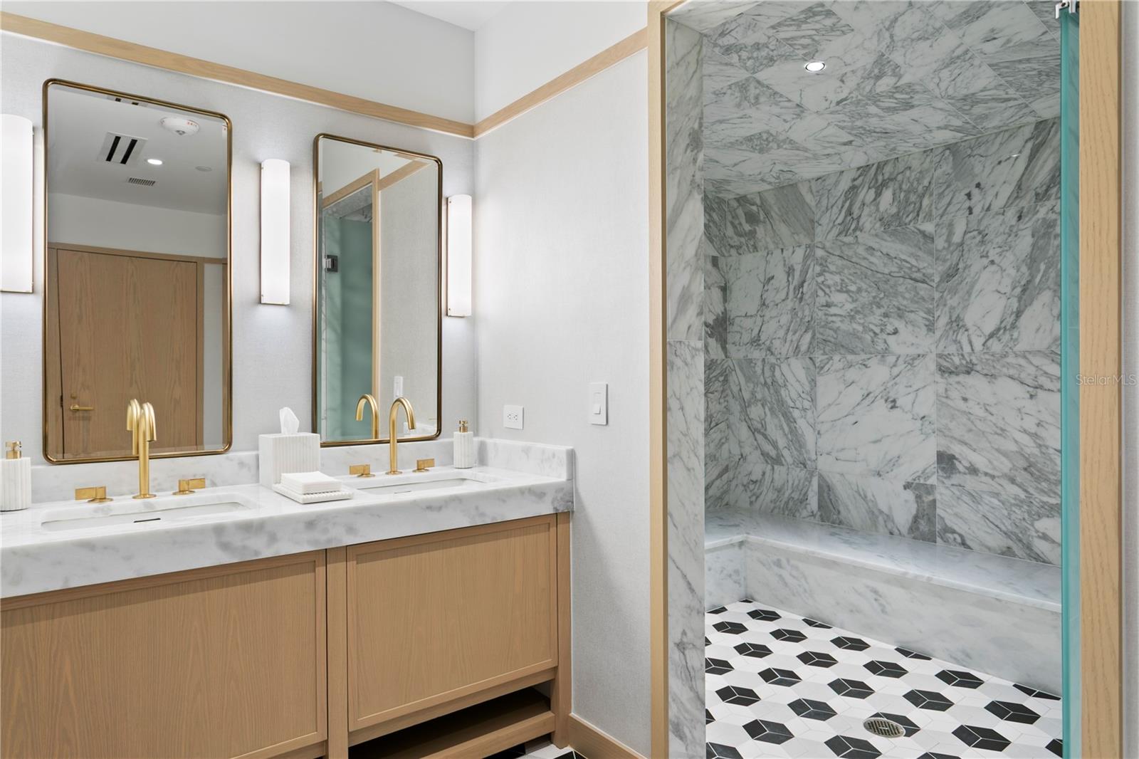 BAYSHORE YSABELLA CONDOMINIUM - Residential