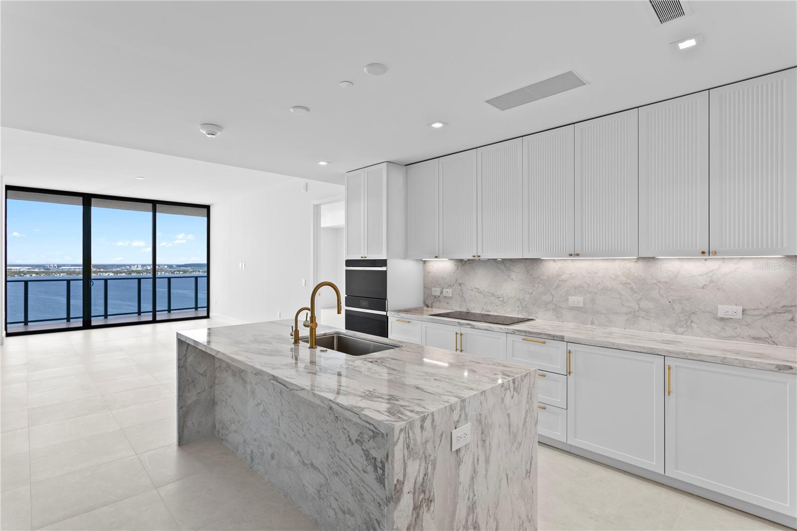 BAYSHORE YSABELLA CONDOMINIUM - Residential