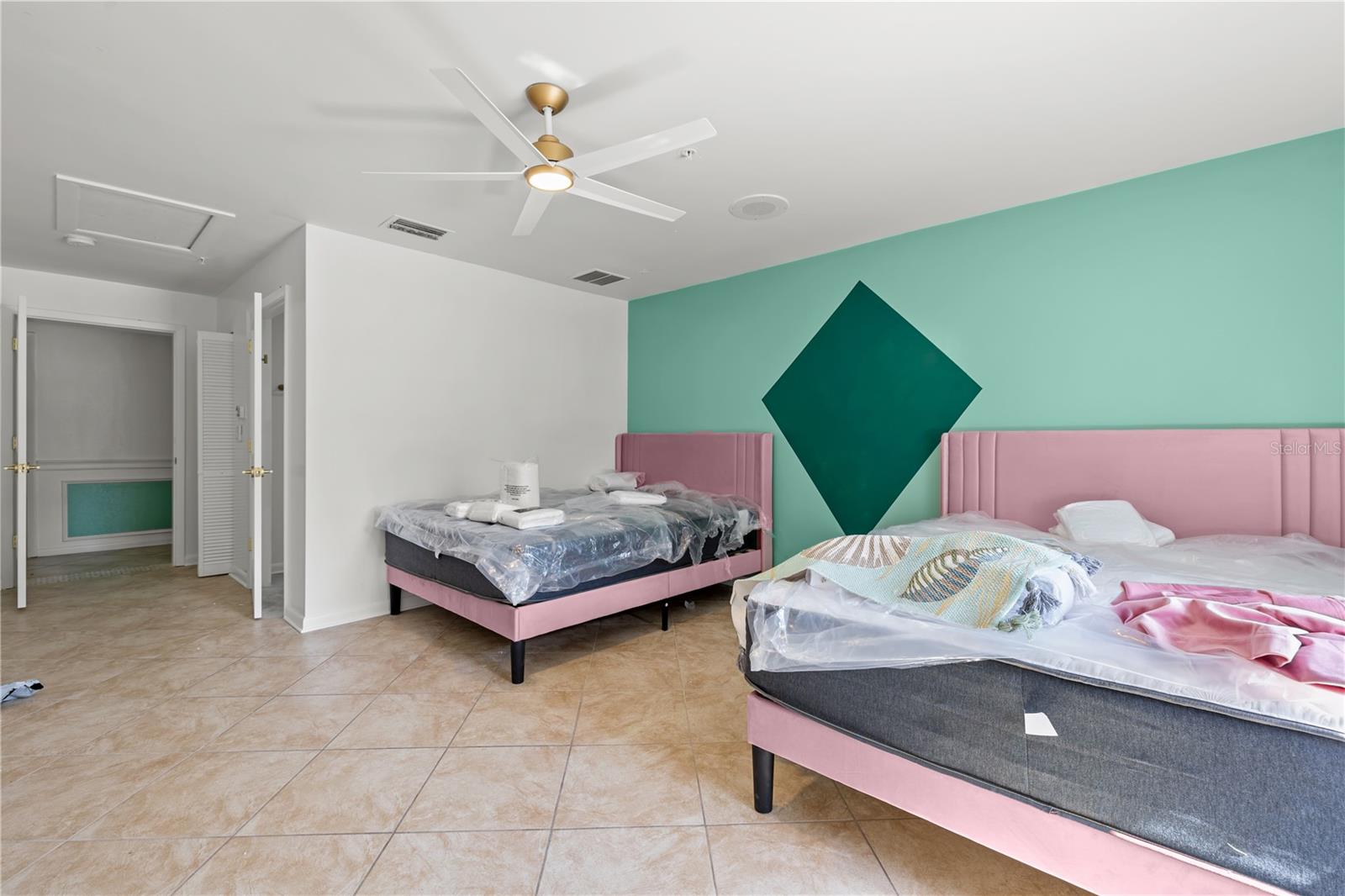 PINELLAS GROVES - Residential