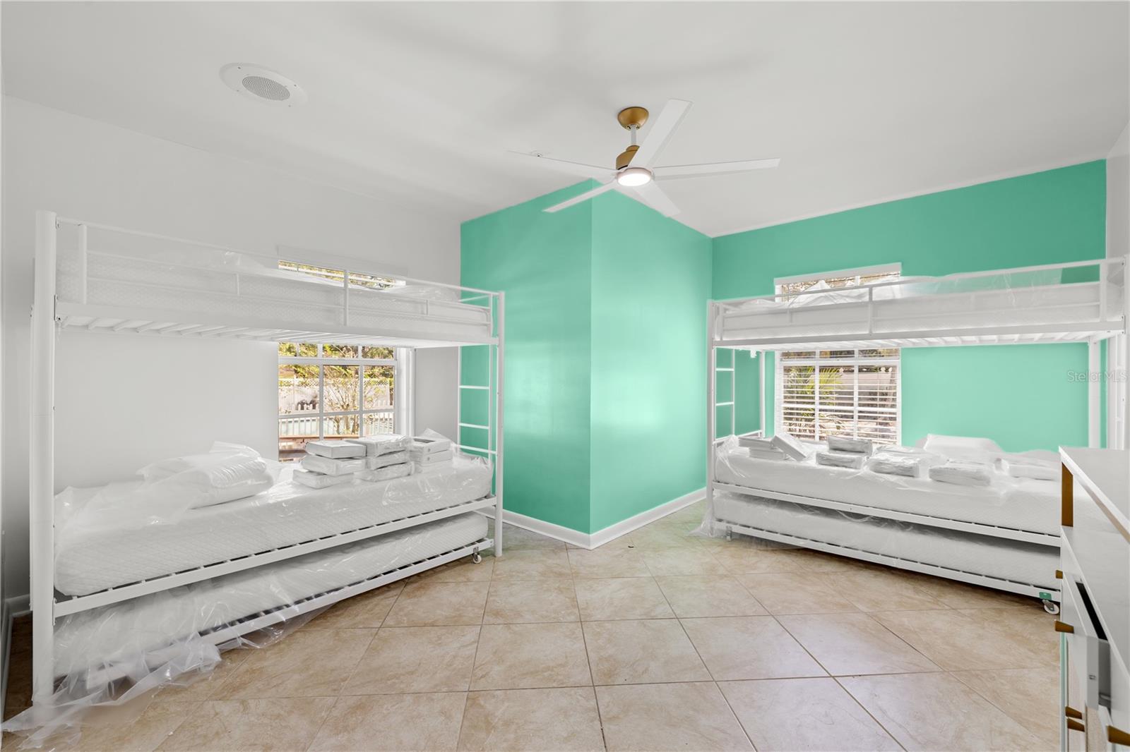 PINELLAS GROVES - Residential