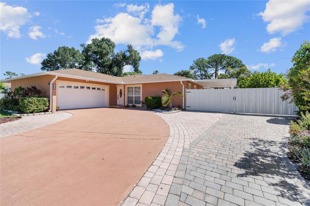 Photo of 14501 Highland Hills Place, Tampa, FL 33625 (MLS # TB8549682)