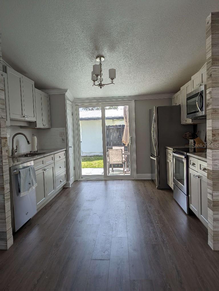 85 HEATHER POINT COURT 850