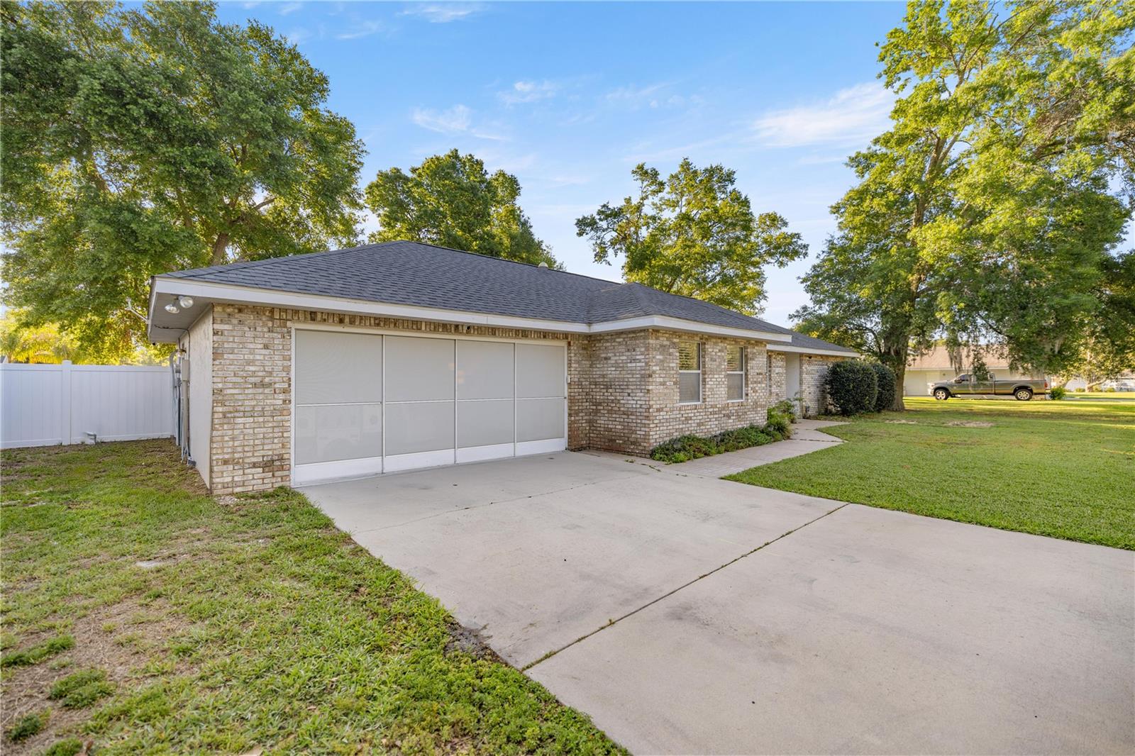 8215 SW 53RD COURT