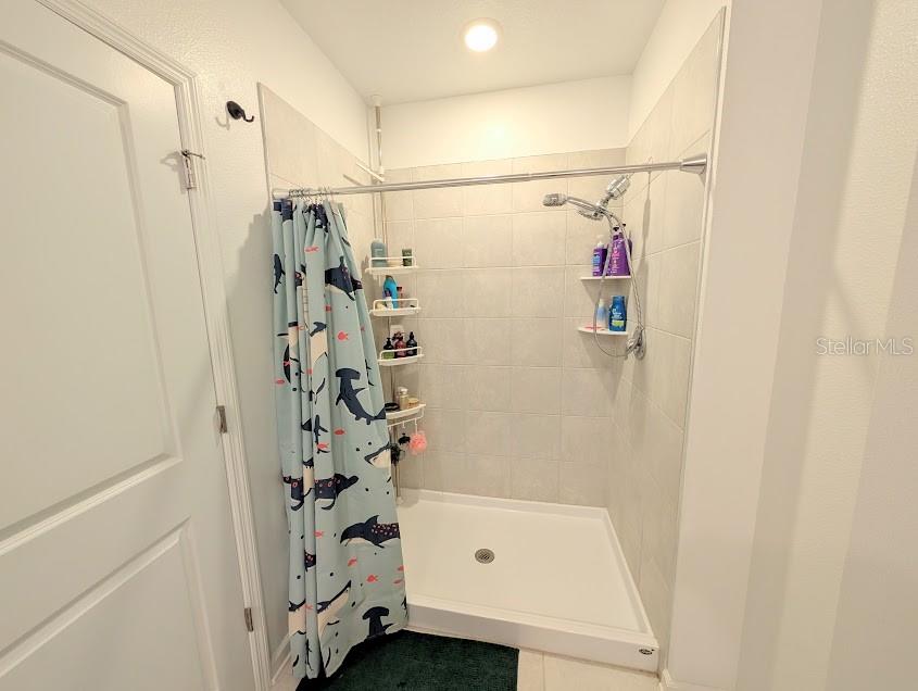 CASCADES PH 2 - Residential Lease