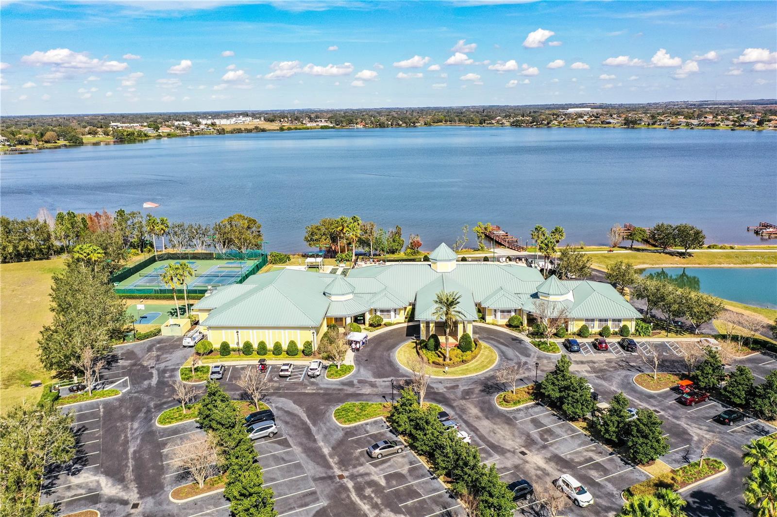 TRADITIONS PH 02 - Residential