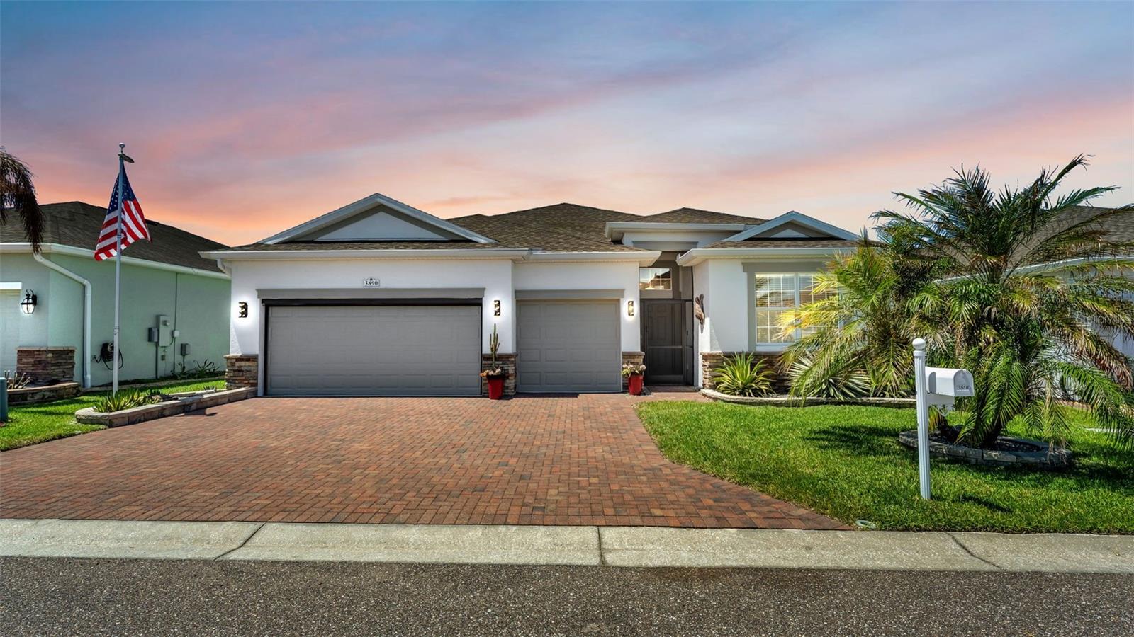 TRADITIONS PH 02 - Residential