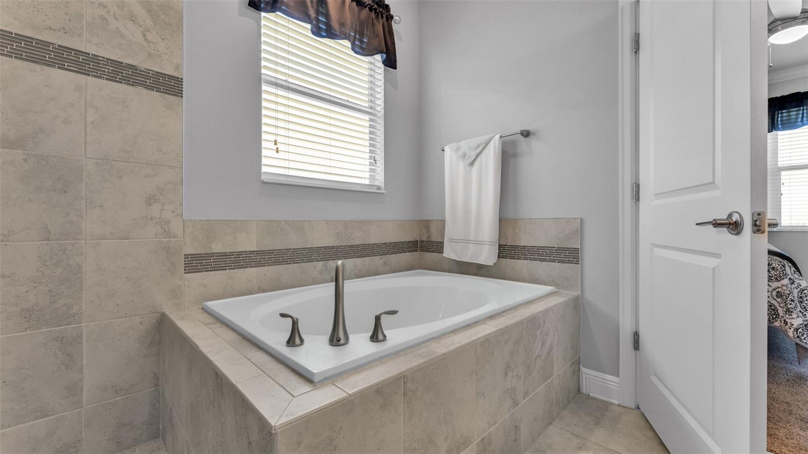 TRADITIONS PH 02 - Residential