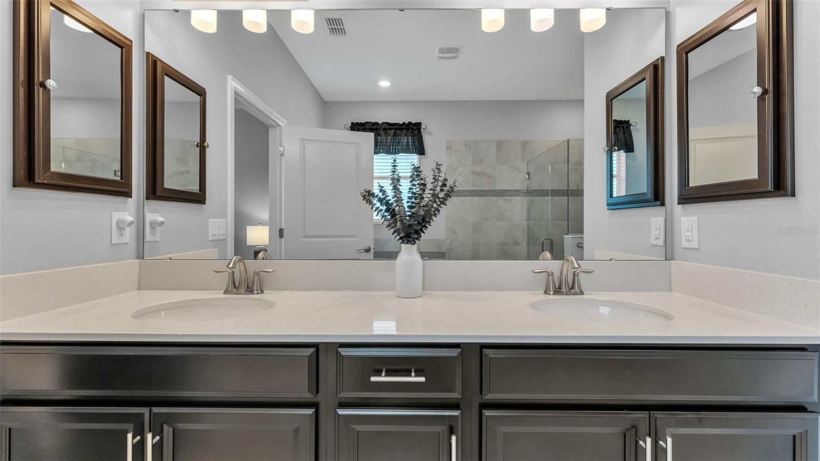 TRADITIONS PH 02 - Residential