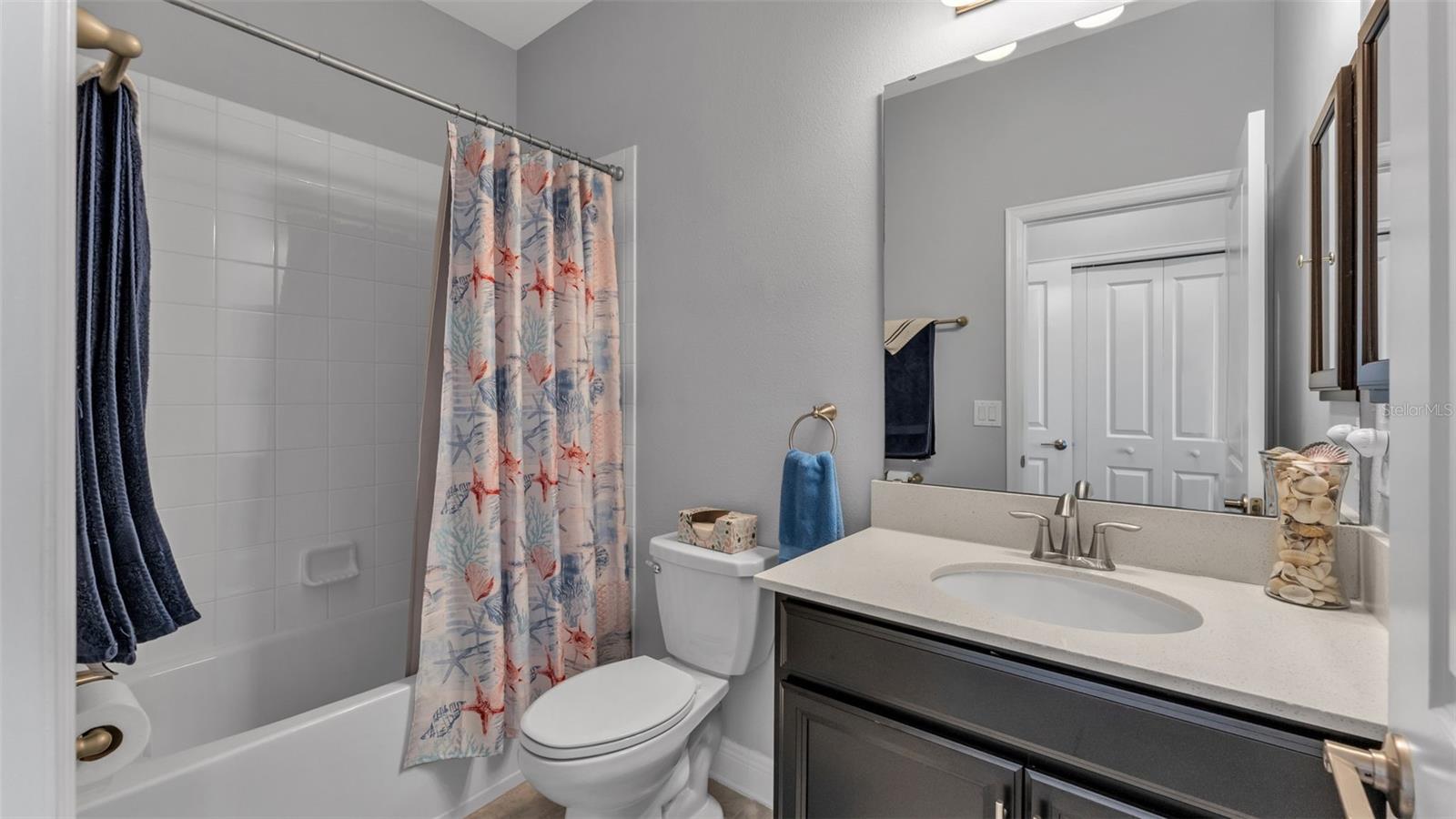 TRADITIONS PH 02 - Residential