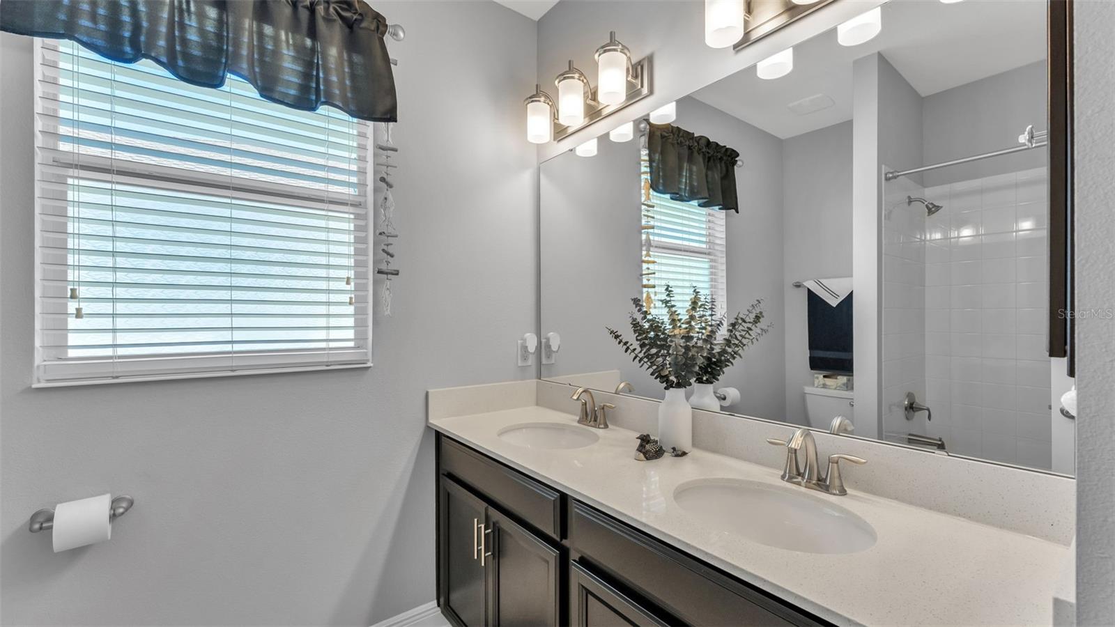 TRADITIONS PH 02 - Residential