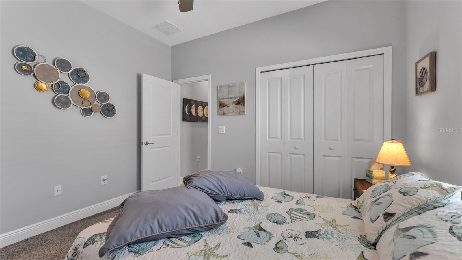 TRADITIONS PH 02 - Residential