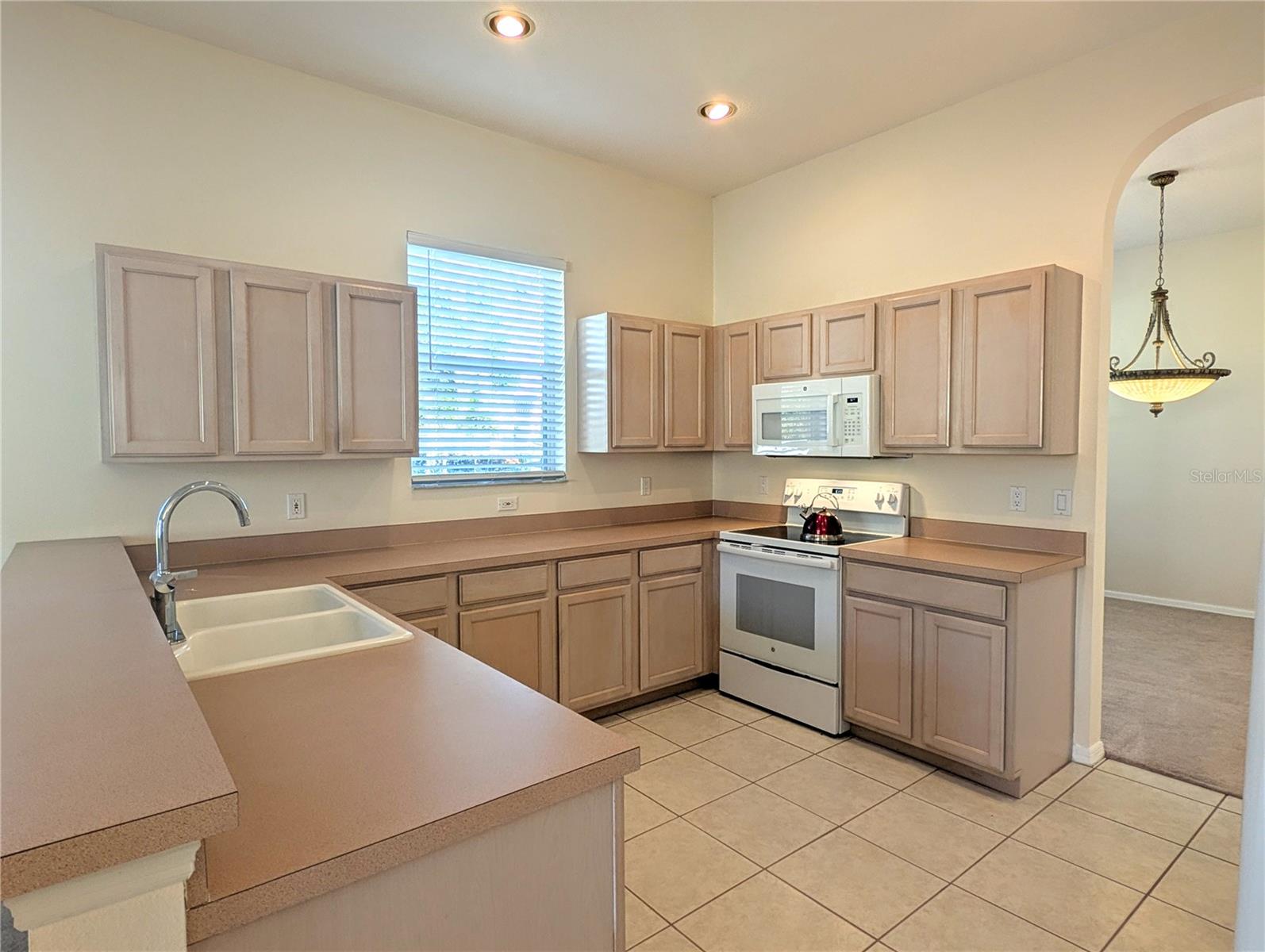 HUNTINGTON POINTE - Residential Lease