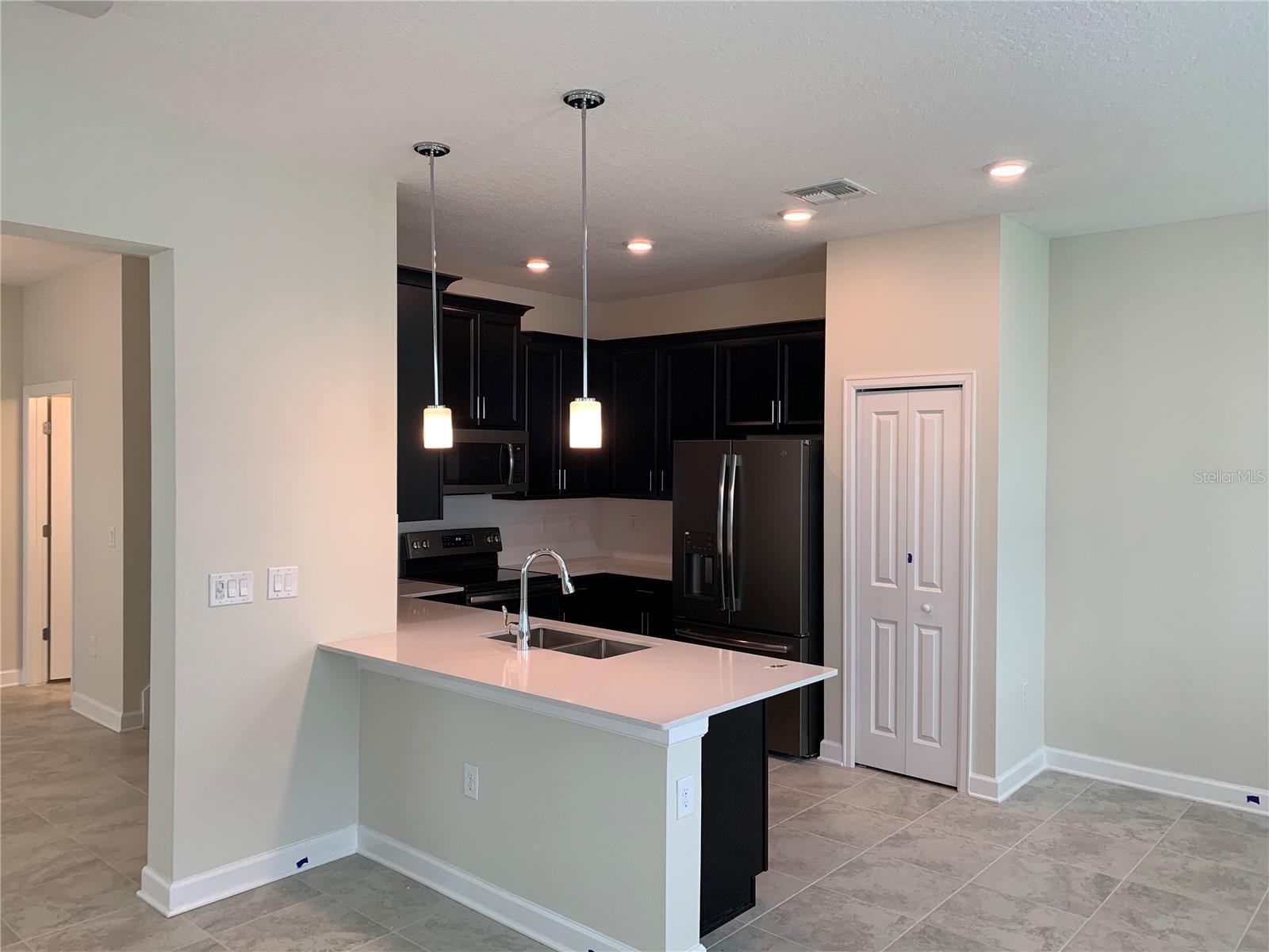 STOREY LAKE TR K - Residential Lease