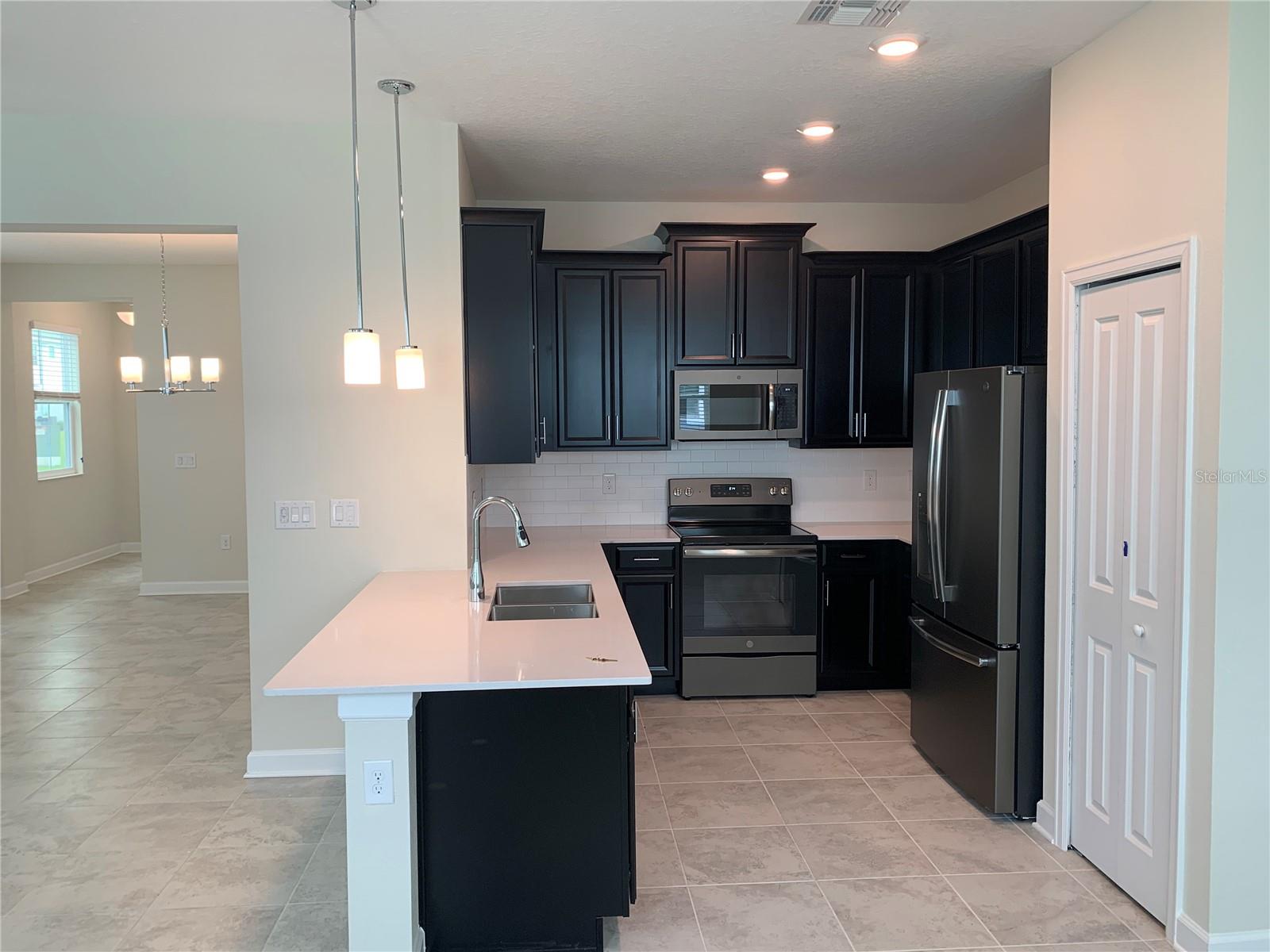 STOREY LAKE TR K - Residential Lease