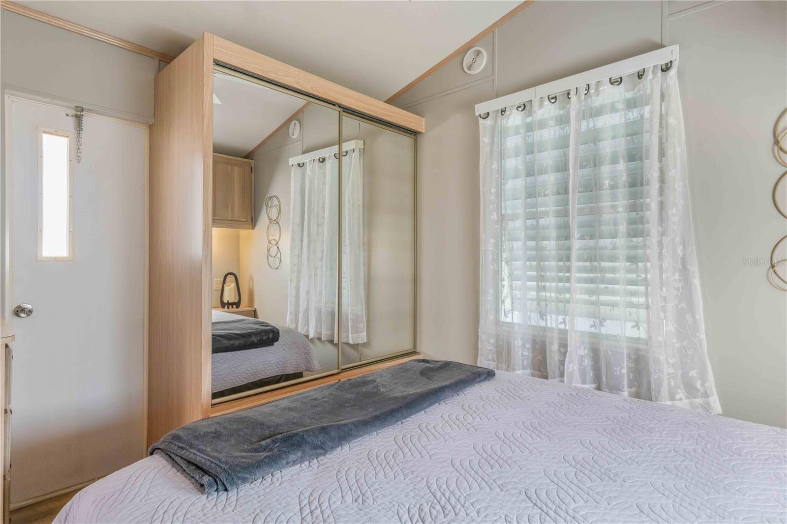 HOLIDAY TRAVEL PARK ENGLEWOOD - Residential