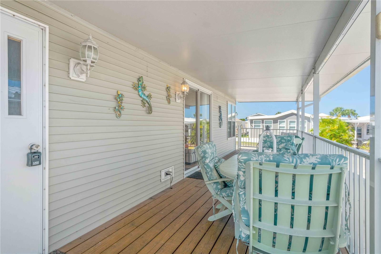 HOLIDAY TRAVEL PARK ENGLEWOOD - Residential