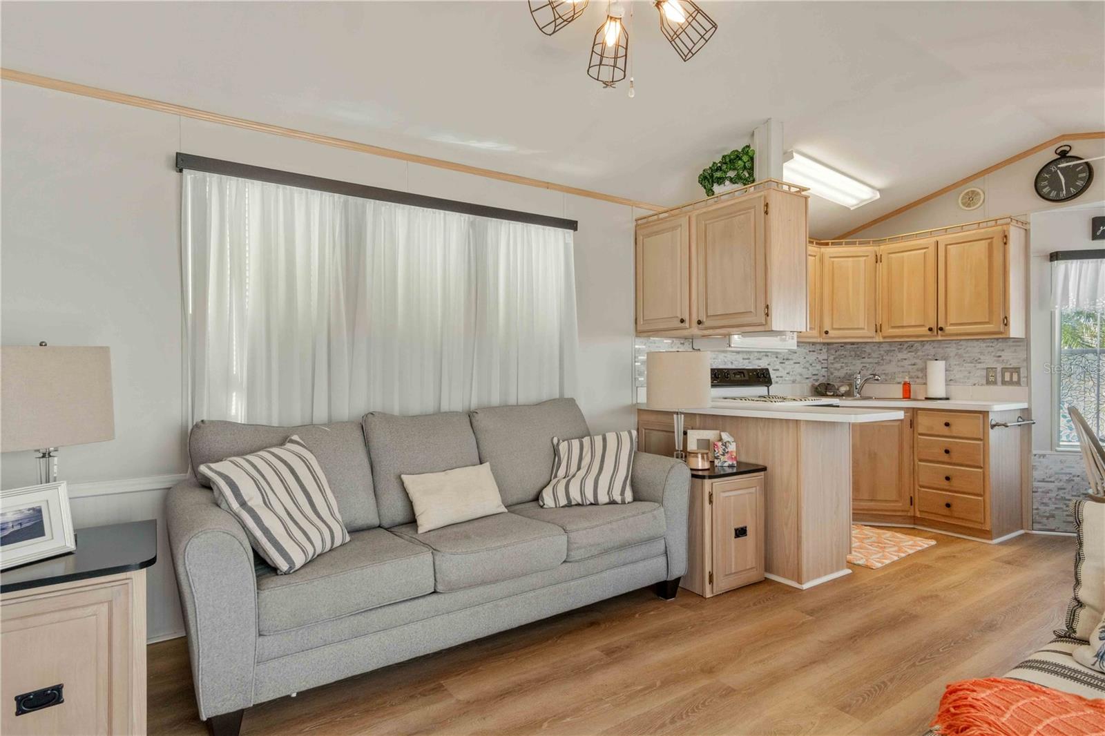 HOLIDAY TRAVEL PARK ENGLEWOOD - Residential